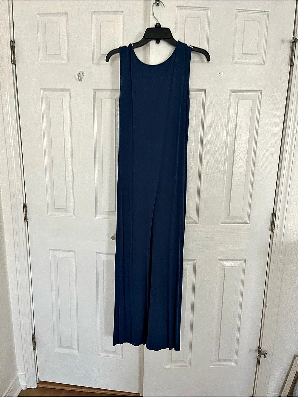 T Tahari Navy Maxi Dress Size Small Like New